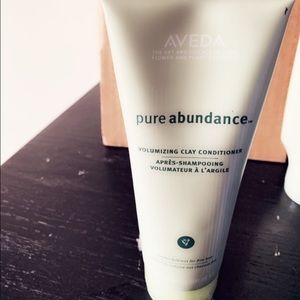 Aveda pure abundance™ volumizing conditioner